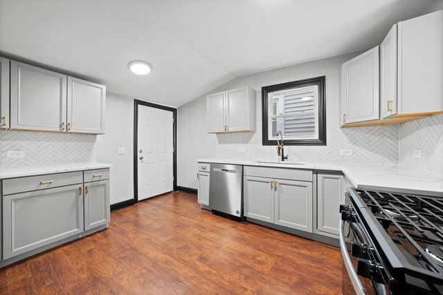 6929 S Loomis Boulevard, Chicago, IL 60636