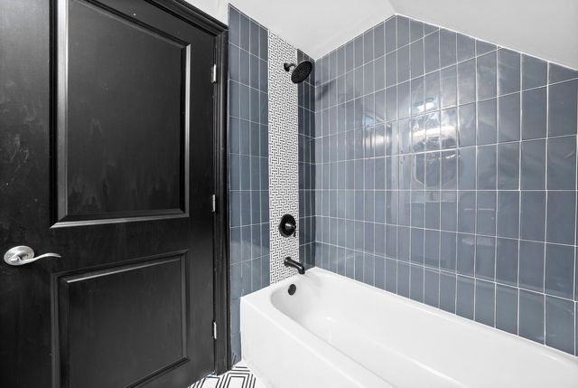 6929 S Loomis Boulevard, Chicago, IL 60636