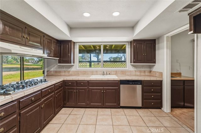 13271 Country Club, Victorville, CA 92395