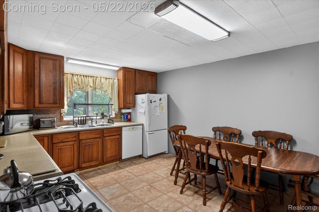 3660 Keewahdin Road, Fort Gratiot Charter Township, MI 48059