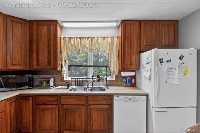3660 Keewahdin Road, Fort Gratiot Charter Township, MI 48059