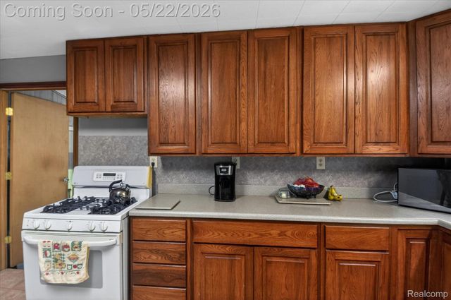 3660 Keewahdin Road, Fort Gratiot Charter Township, MI 48059