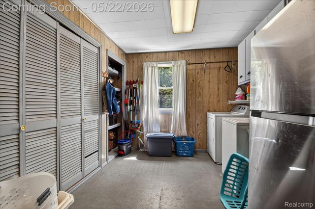 3660 Keewahdin Road, Fort Gratiot Charter Township, MI 48059