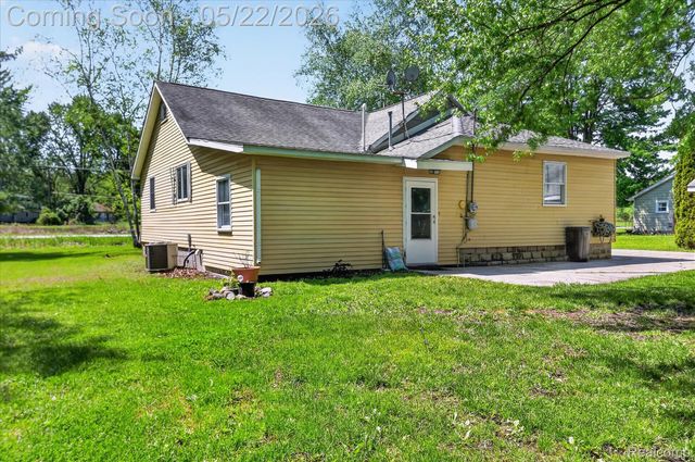 3660 Keewahdin Road, Fort Gratiot Charter Township, MI 48059