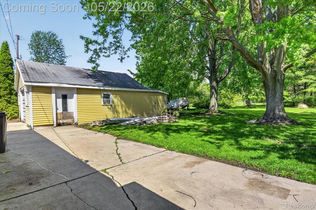 3660 Keewahdin Road, Fort Gratiot Charter Township, MI 48059