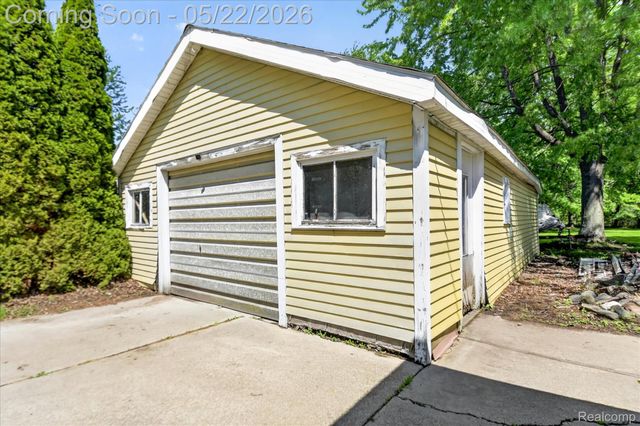 3660 Keewahdin Road, Fort Gratiot Charter Township, MI 48059