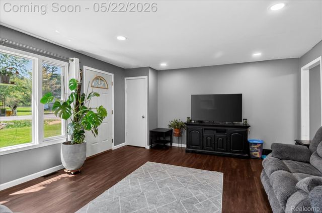 3660 Keewahdin Road, Fort Gratiot Charter Township, MI 48059