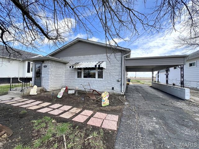 715 Springfield Road, Gillespie, IL 62033