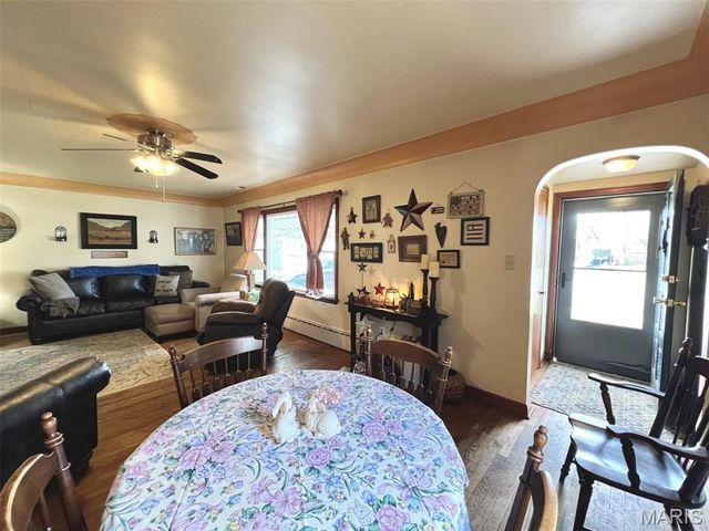 715 Springfield Road, Gillespie, IL 62033