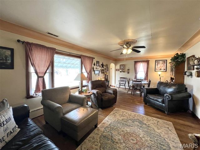 715 Springfield Road, Gillespie, IL 62033