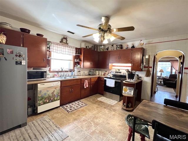 715 Springfield Road, Gillespie, IL 62033