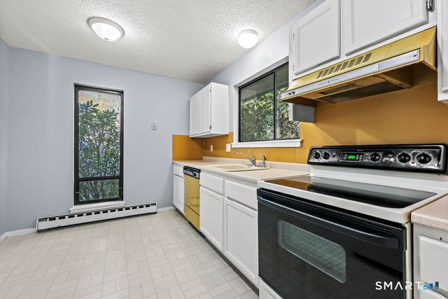 6 Heritage Drive 6, Avon, CT 06001