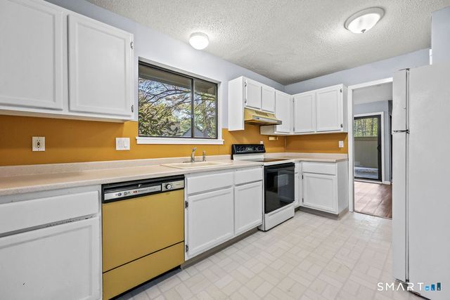 6 Heritage Drive 6, Avon, CT 06001