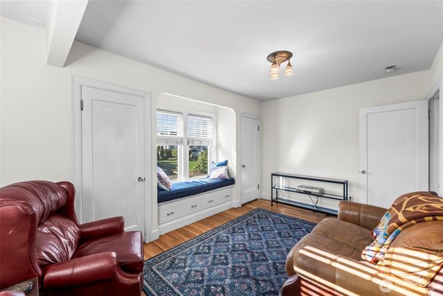 327 5th Street SW, Puyallup, WA 98371