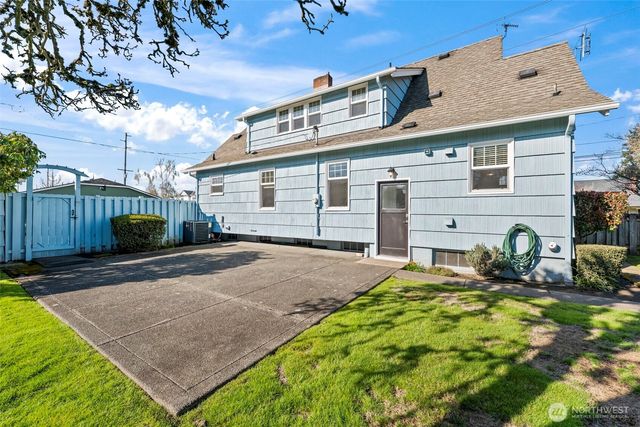 327 5th Street SW, Puyallup, WA 98371