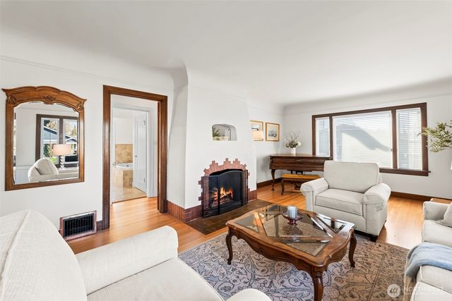 327 5th Street SW, Puyallup, WA 98371