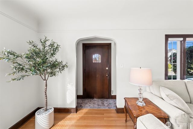 327 5th Street SW, Puyallup, WA 98371