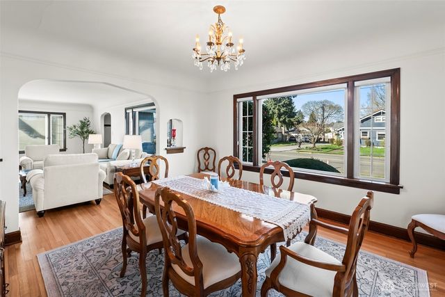 327 5th Street SW, Puyallup, WA 98371