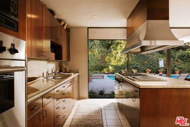 9225 Nightingale Drive, Los Angeles, CA 90069