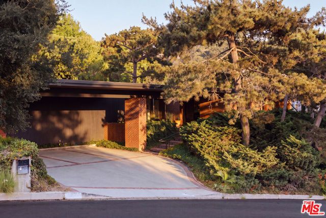 9225 Nightingale Drive, Los Angeles, CA 90069