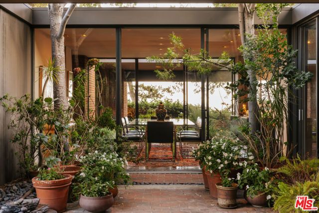 9225 Nightingale Drive, Los Angeles, CA 90069