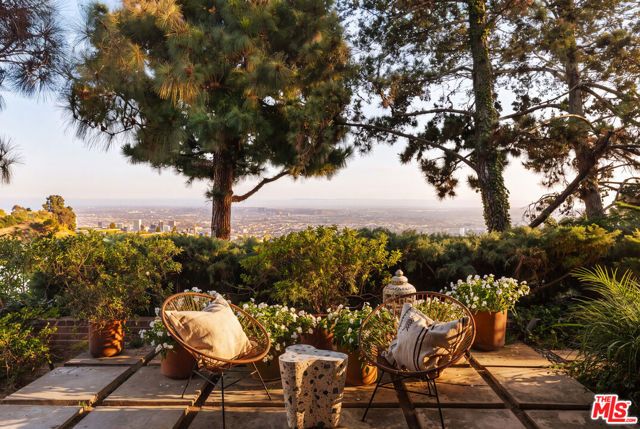 9225 Nightingale Drive, Los Angeles, CA 90069
