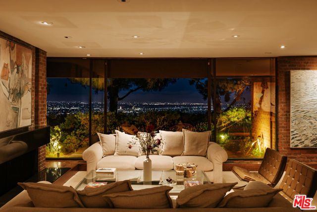 9225 Nightingale Drive, Los Angeles, CA 90069