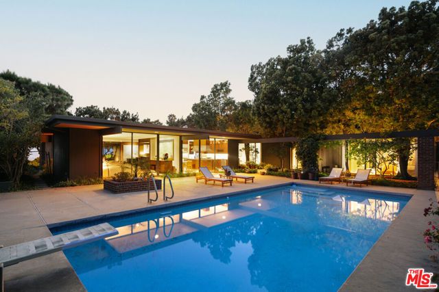 9225 Nightingale Drive, Los Angeles, CA 90069
