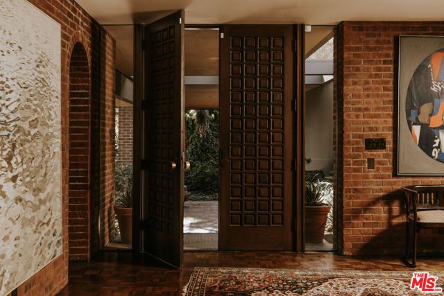 9225 Nightingale Drive, Los Angeles, CA 90069