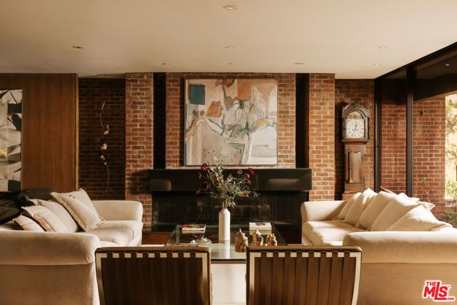 9225 Nightingale Drive, Los Angeles, CA 90069