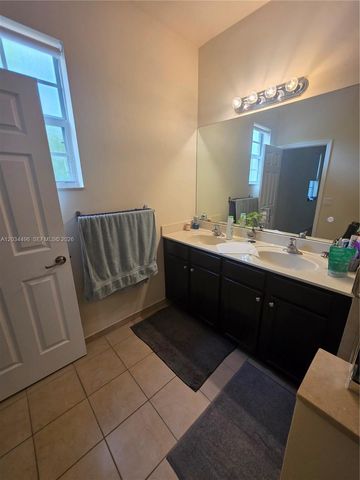 9424 SW 171st Pl, Miami, FL 33196