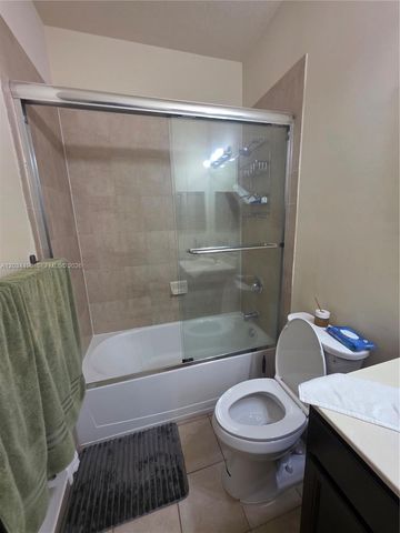 9424 SW 171st Pl, Miami, FL 33196