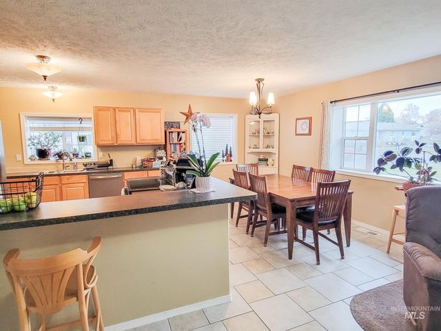 711 Airway Ave, Lewiston, ID 83501