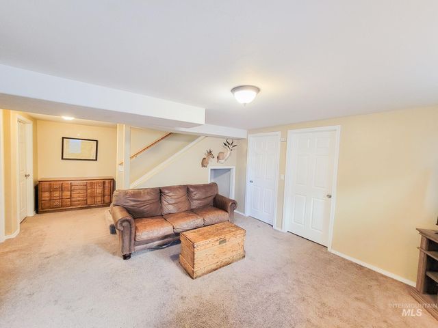 711 Airway Ave, Lewiston, ID 83501