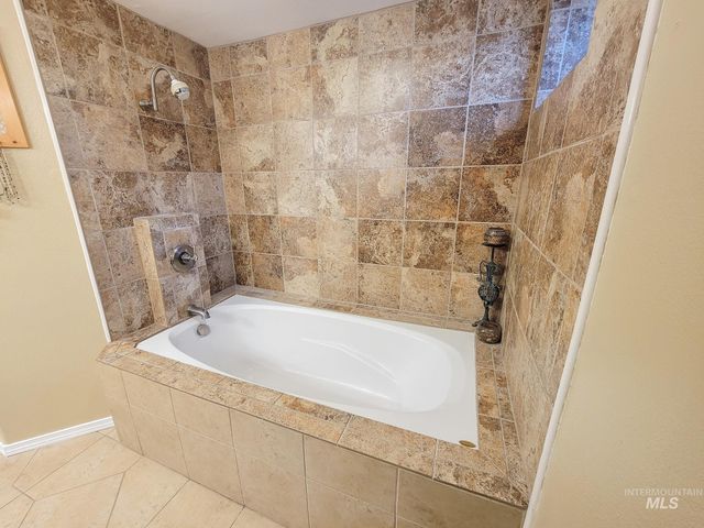 711 Airway Ave, Lewiston, ID 83501