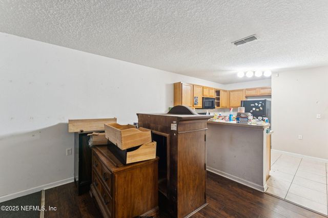 8145 ODEN Avenue, Jacksonville, FL 32216