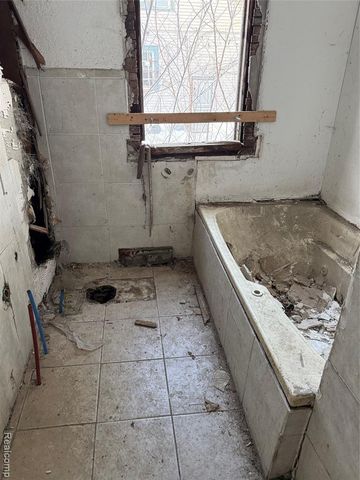 8611 Chalfonte Street, Detroit, MI 48238