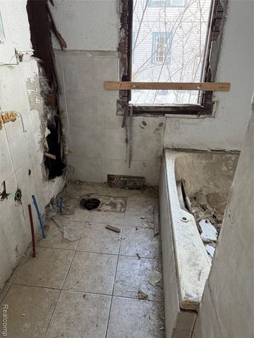 8611 Chalfonte Street, Detroit, MI 48238