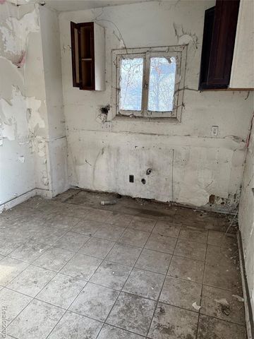 8611 Chalfonte Street, Detroit, MI 48238