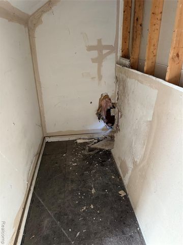 8611 Chalfonte Street, Detroit, MI 48238