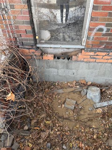 8611 Chalfonte Street, Detroit, MI 48238