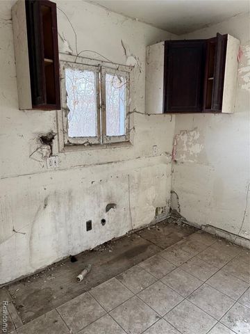 8611 Chalfonte Street, Detroit, MI 48238
