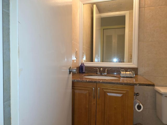 204 Kent L L, West Palm Beach, FL 33417