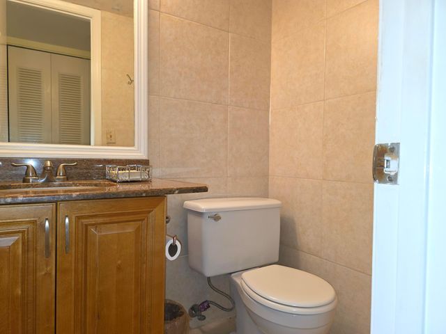 204 Kent L L, West Palm Beach, FL 33417