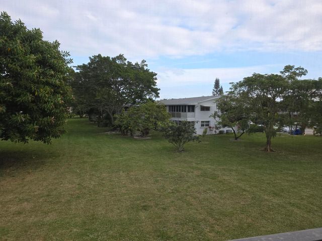 204 Kent L L, West Palm Beach, FL 33417