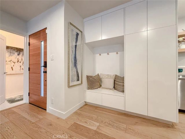 15722 Magnolia, Encino, CA 91436