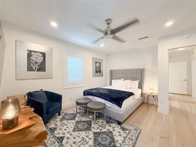 15722 Magnolia, Encino, CA 91436