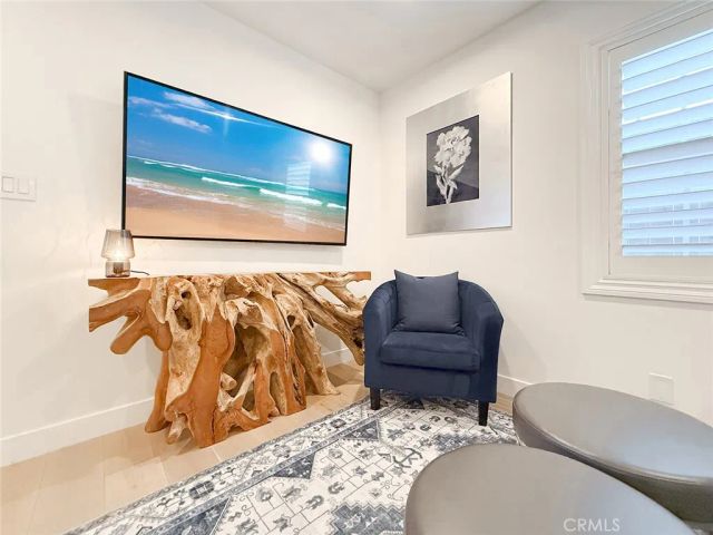 15722 Magnolia, Encino, CA 91436