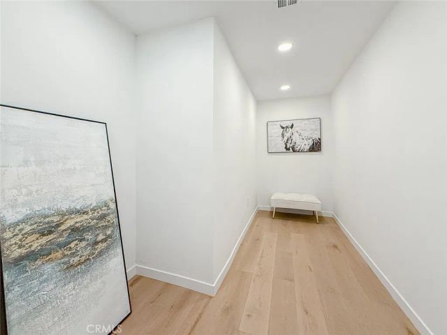 15722 Magnolia, Encino, CA 91436