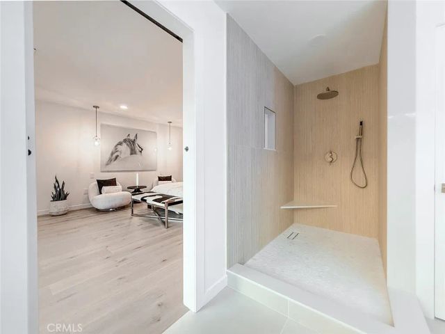 15722 Magnolia, Encino, CA 91436